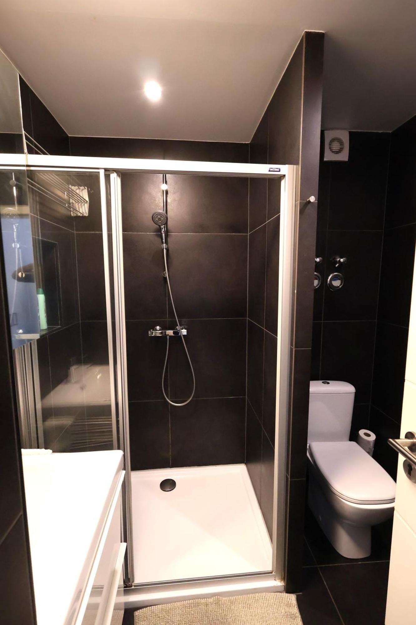 Near Train Station Apartment *